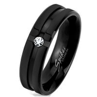 Bungsa 49 (15.6) Titanium Ring schwarz-Gold - Ring aus Titan für Damen &  Herren - schwarzer Schmuckring mit Gold Linie - Titan Ringe schwarz -  schwarzer TITANRING : : Fashion